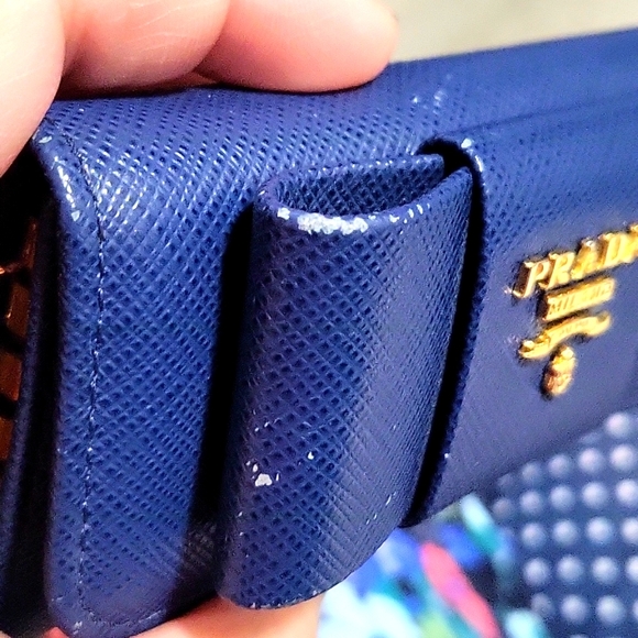 Authentic Prada Bow and Ribbon Key Card Case in Saffiano Leather - Picture 16 of 17